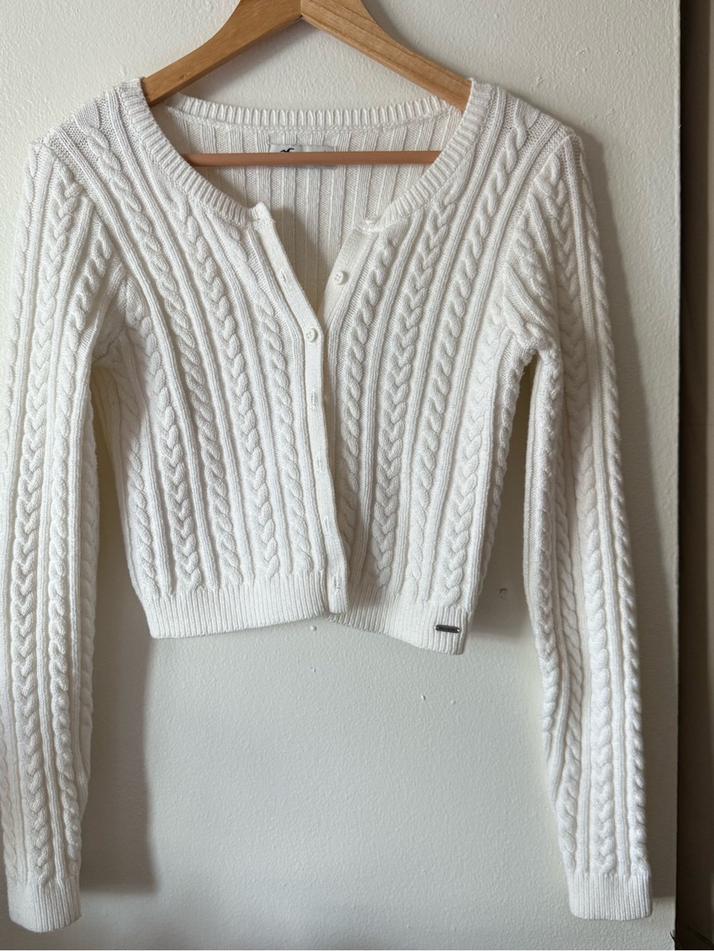 Hollister White Cable-Knit Cropped Button Cardigan